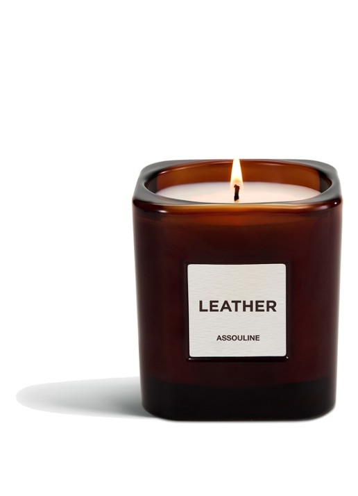 Assouline Library Leather geurkaars 9 cm - voorkant multicolor