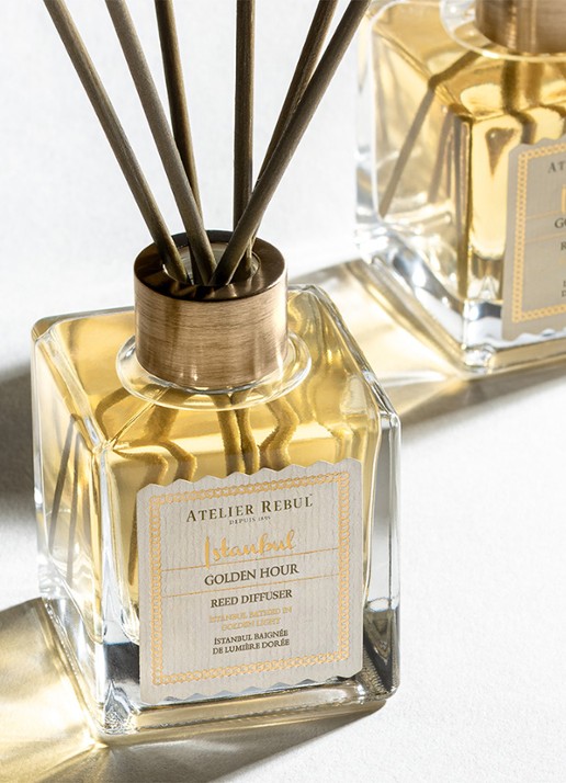 Atelier Rebul Istanbul Golden Hour geurstokjes 120 ml - voorkant 4 vanillegeel