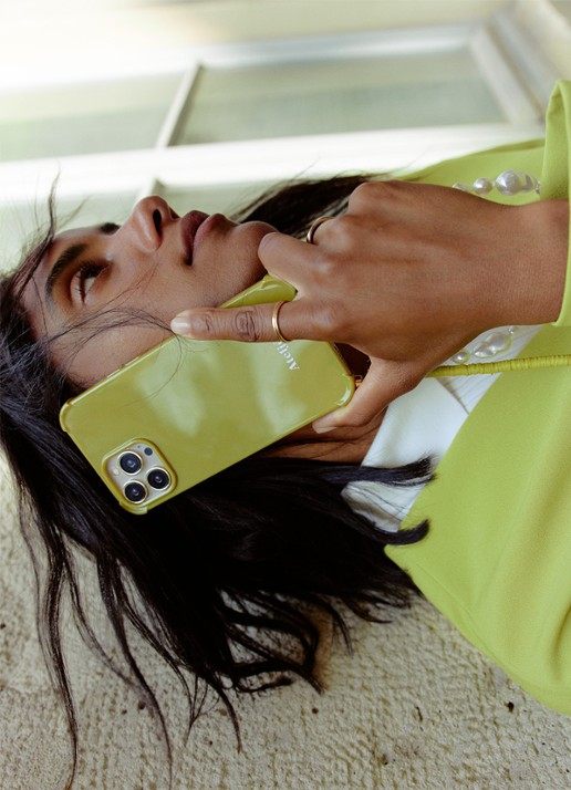 Ateljé Telefoonhoes voor iPhone 13 Pro - voorkant 2 mosterd