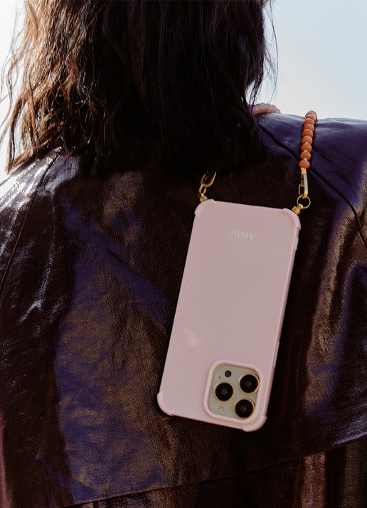 Ateljé Telefoonhoes voor iPhone 16 Plus  - voorkant 2 lichtroze
