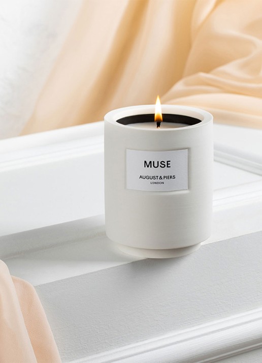 AUGUST&PIERS Muse Scented Candle - geurkaars 340 gram - voorkant 2 undefined