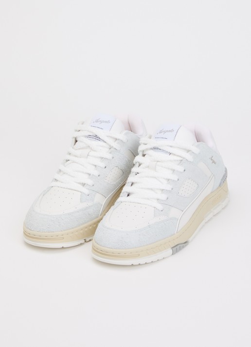 Axel Arigato Area Lo Fluffy sneaker met suède details - detail 3 lichtblauw