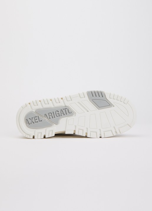 Axel Arigato Area Lo Fluffy sneaker met suède details - detail 5 lichtblauw