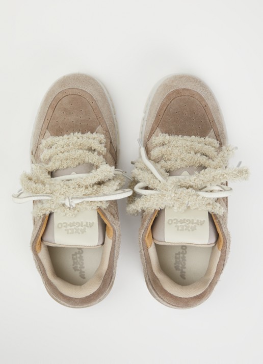 Axel Arigato Area Lo Label sneaker van leer van suède - detail 4 taupe