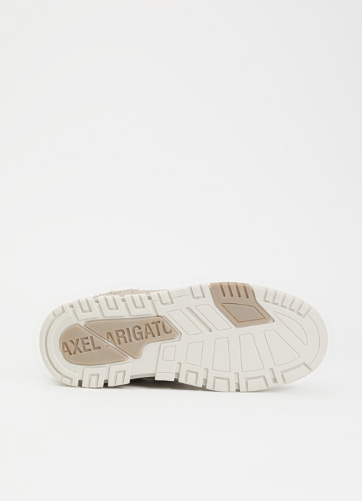 Axel Arigato Area Lo Label sneaker van leer van suède - detail 3 taupe