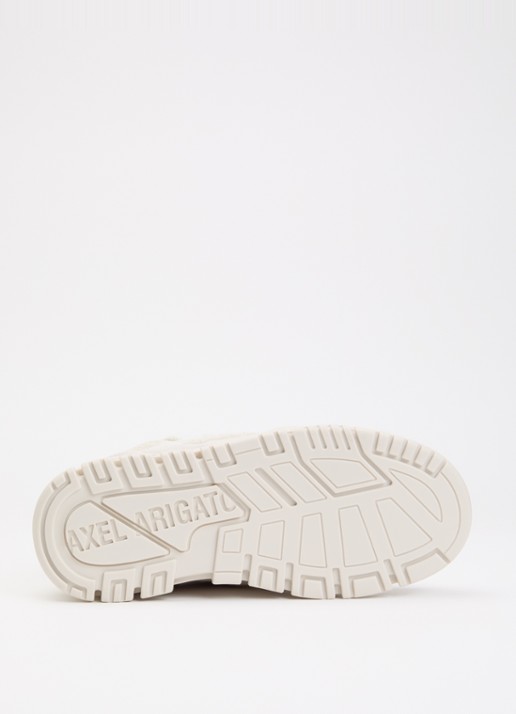 Axel Arigato Area Loop sneaker van suède - detail 5 beige