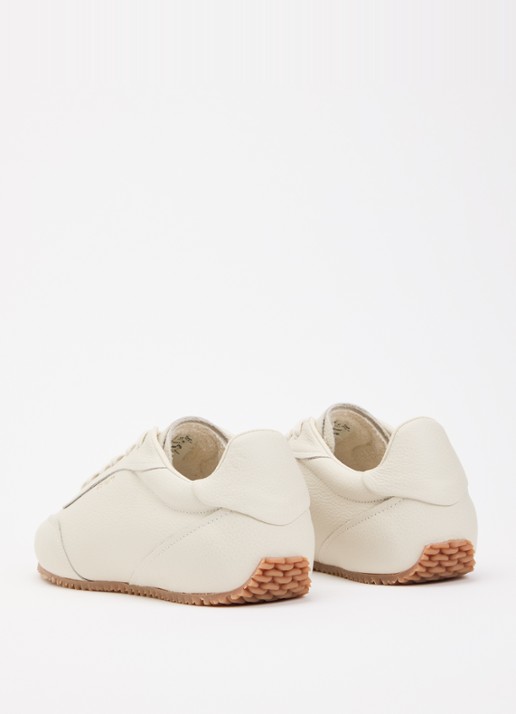 Axel Arigato Daze Runner sneaker van suède - achterkant 5 gebroken wit