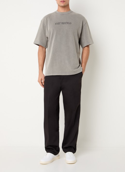 Axel Arigato Distort T-shirt met logoprint - voorkant 2 grijs