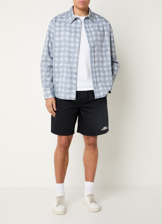 Axel Arigato Heath wide leg korte broek met steekzakken en logoborduring - voorkant 2 zwart