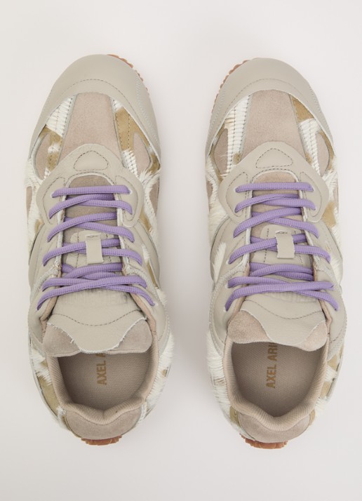 Axel Arigato Slow Runner sneaker van suède met details van leer en ponyhair - detail 3 beige