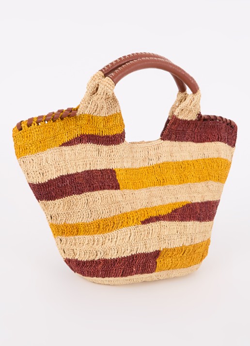 ba&sh Ara handtas van raffia  - achterkant 4 camel