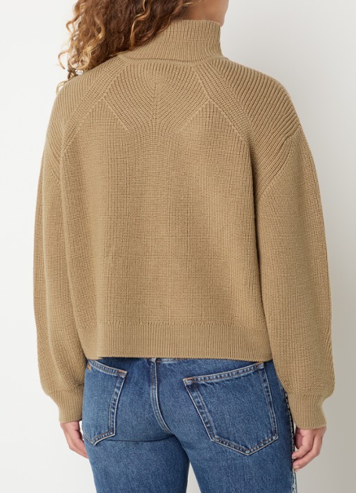 ba&sh Fijngebreide pullover van wol met opstaande kraag - achterkant camel