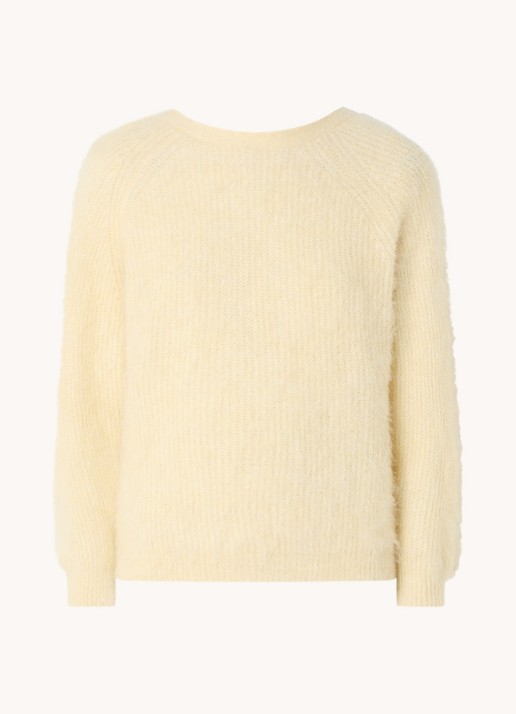ba&sh Fill grofgebreide trui in alpaca wolblend met rugdecolleté - voorkant 3 lichtgeel