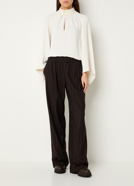 ba&sh Handrew mid waist straight fit broek in wolblend met krijtstreep - voorkant 3 donkerbruin