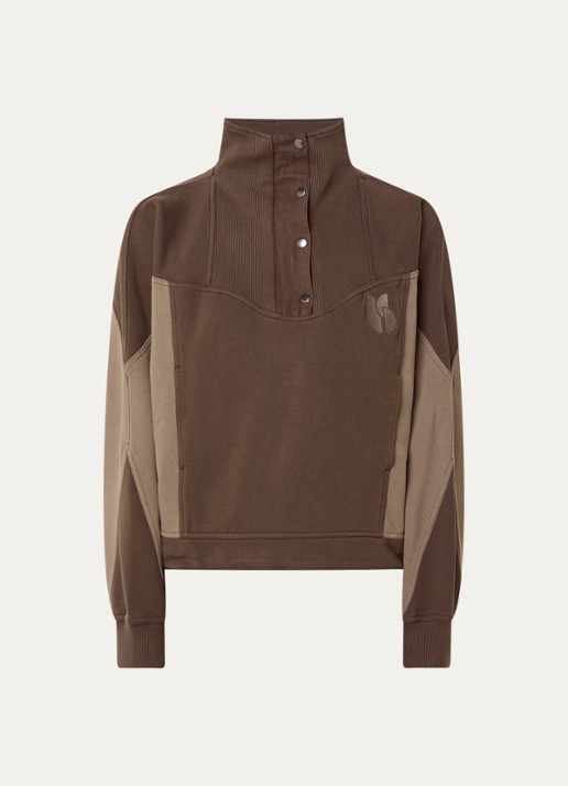 ba&sh Jessy sweater met steekzakken en logoborduring - voorkant 3 chocoladebruin