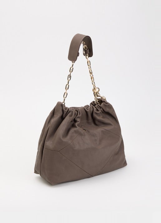 ba&sh June schoudertas van lamsleer - achterkant 5 taupe