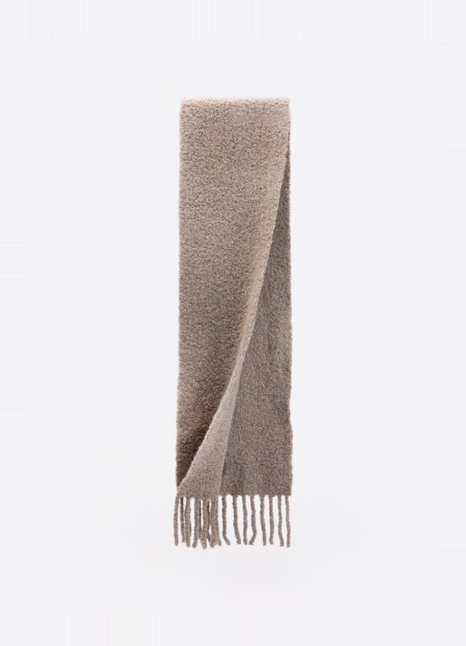 ba&sh Sasha sjaal in alpaca wolblend 180 x 26 cm - detail donkerbeige