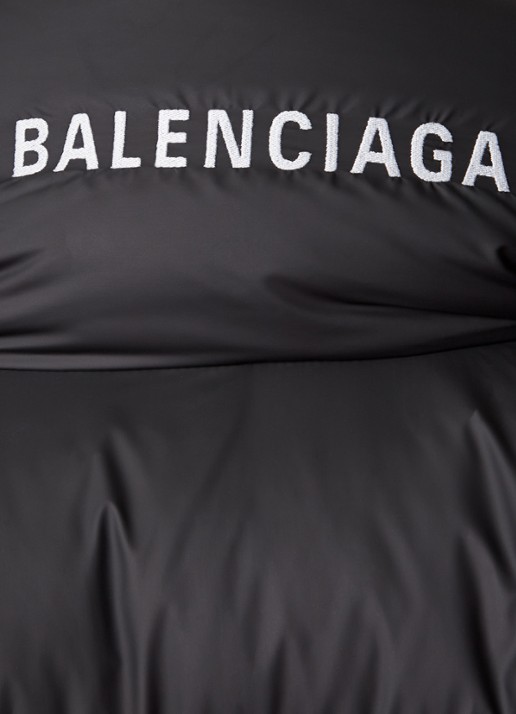 Balenciaga  Oversized puffer jack met opbergbare capuchon en logoborduring - detail 3 zwart