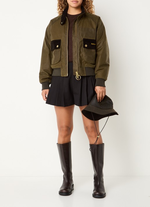 Barbour Jack met klepzakken - voorkant 2 legergroen