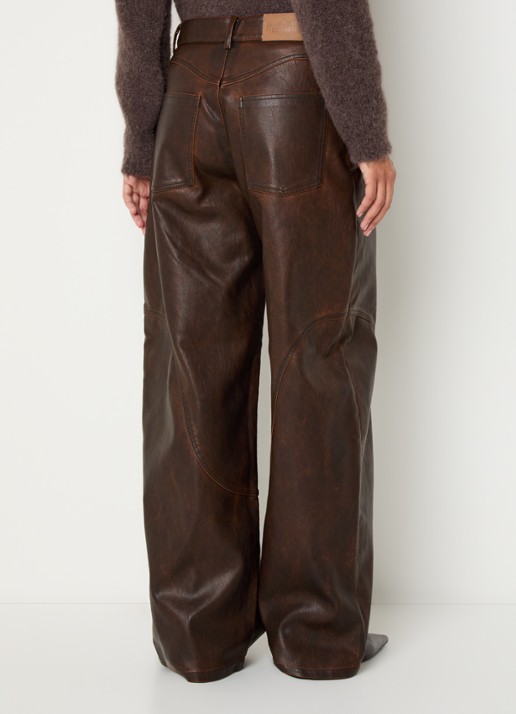 Baum und Pferdgarten Napolen high waist wide fit broek van imitatieleer met steekzakken - achterkant 5 bruin