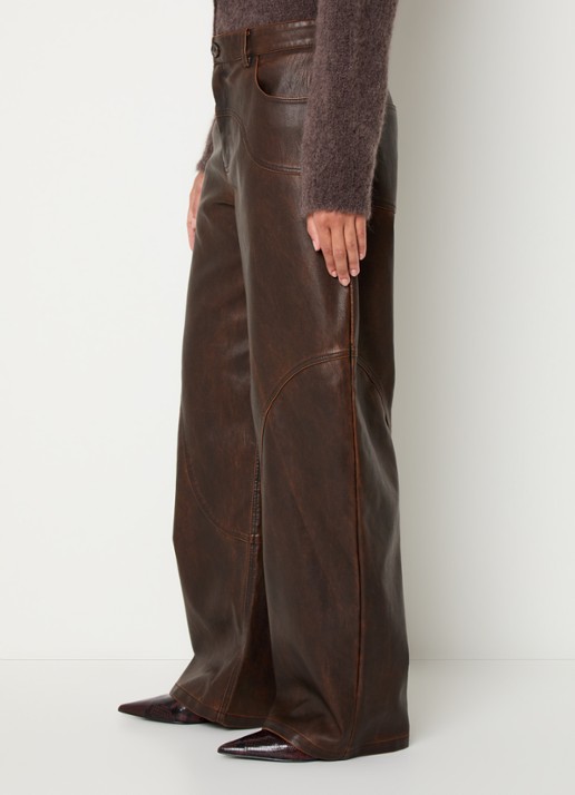 Baum und Pferdgarten Napolen high waist wide fit broek van imitatieleer met steekzakken - detail 4 bruin