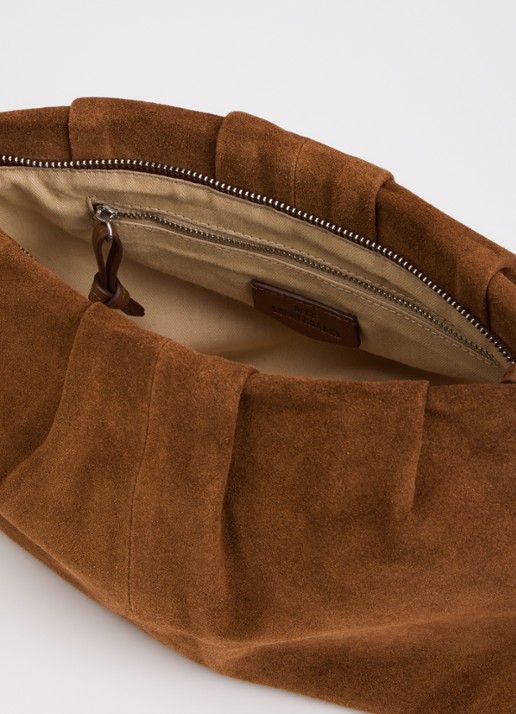 Becksöndergaard Clutch van suède met plooidetail - detail roestbruin