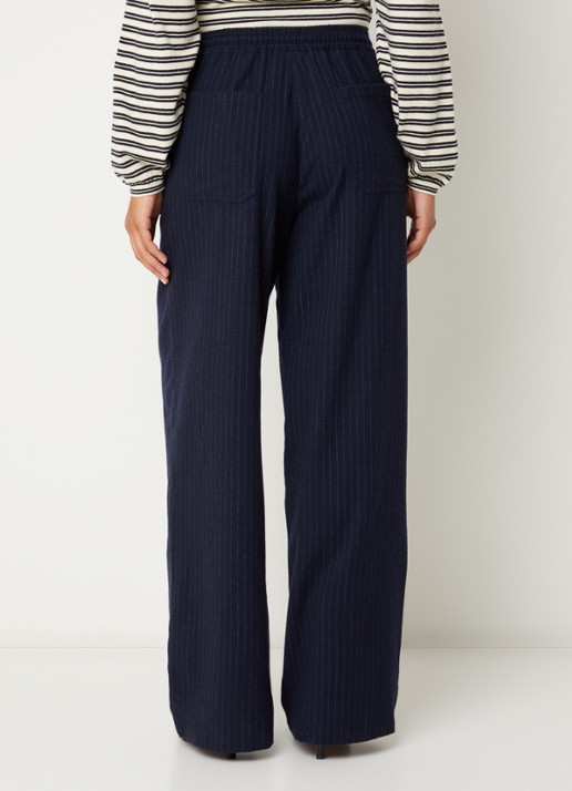 Bellerose Solene mid waist loose fit broek in wolblend met krijtstreep en steekzakken - achterkant donkerblauw