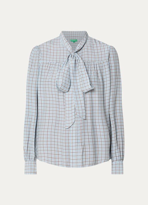 Benetton Blouse met ruitdessin en sjaalkraag - voorkant 2 lichtblauw