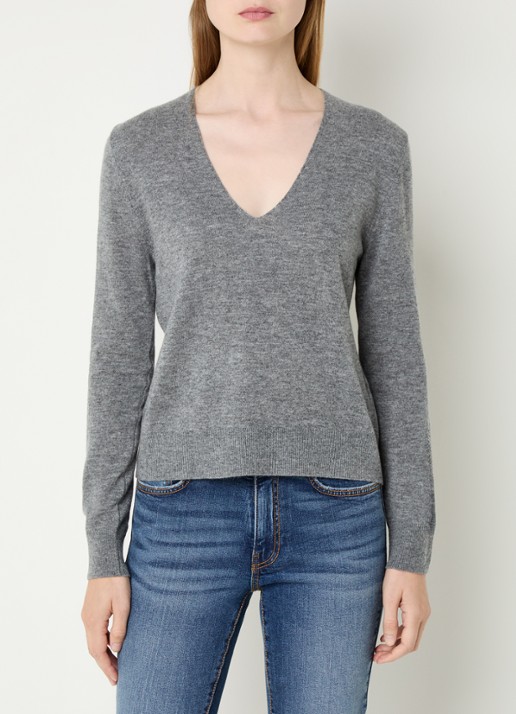 Benetton Fijngebreide pullover van scheerwol met V-hals - detail 4 middengrijs