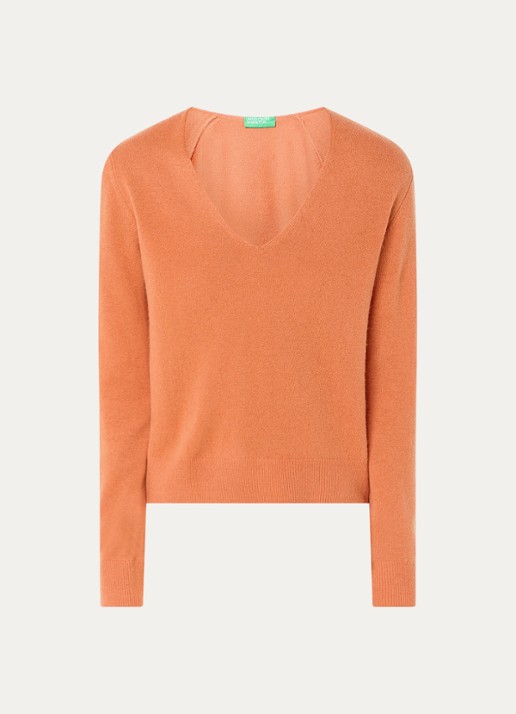 Benetton Fijngebreide pullover van scheerwol met V-hals - voorkant 2 oranje