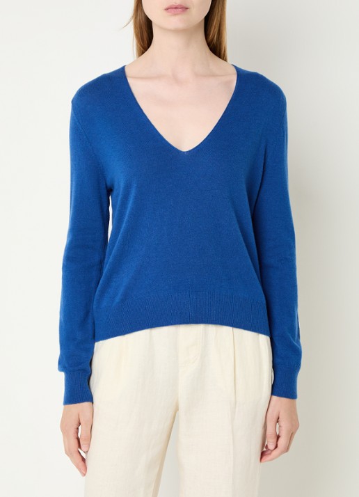Benetton Fijngebreide pullover van scheerwol met V-hals - detail 3 kobaltblauw
