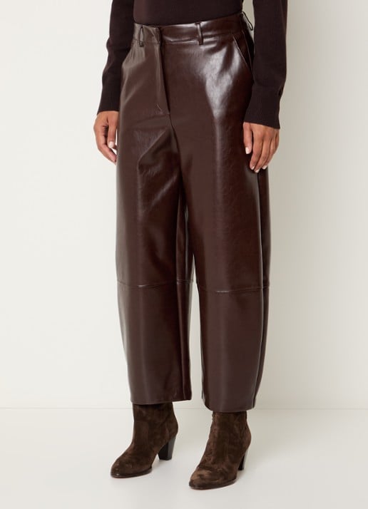 Benetton High waist cropped tapered fit broek van imitatieleer - detail chocoladebruin