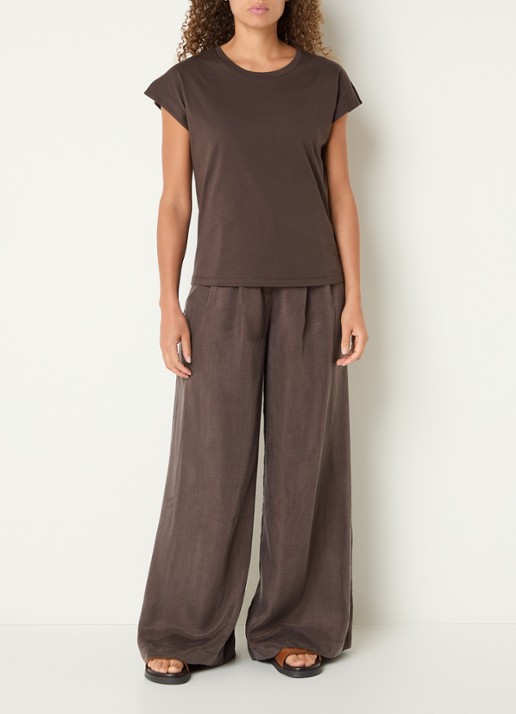 Benetton T-shirt met ronde hals en split - voorkant 2 lichtbruin