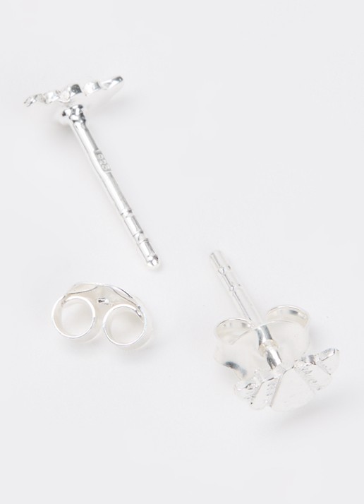 Bibi Camille Croissant oorknopjes - detail zilver