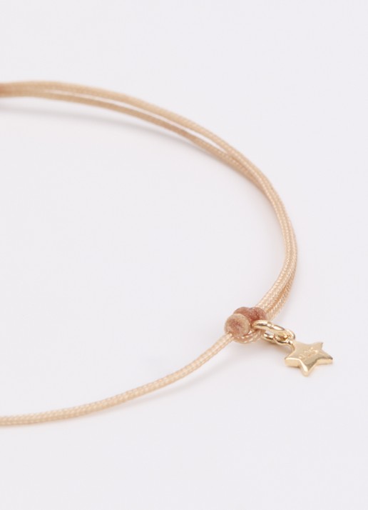 Bibi Camille Mini Smiley armband met bedel - detail beige