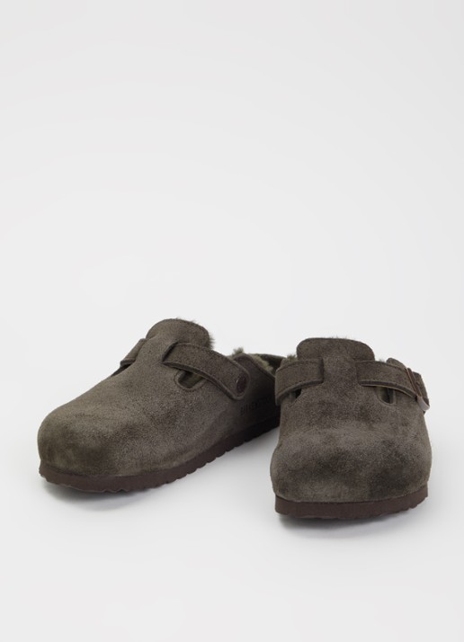 Birkenstock Boston clog van suède - detail 2 hazelnootbruin