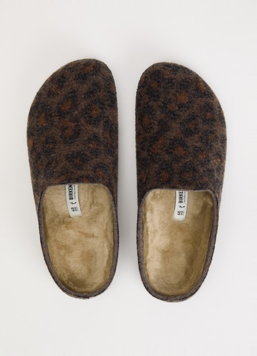Birkenstock Narrow Fit Amsterdam Wrapped muiltje met panterprint - detail 2 bruin