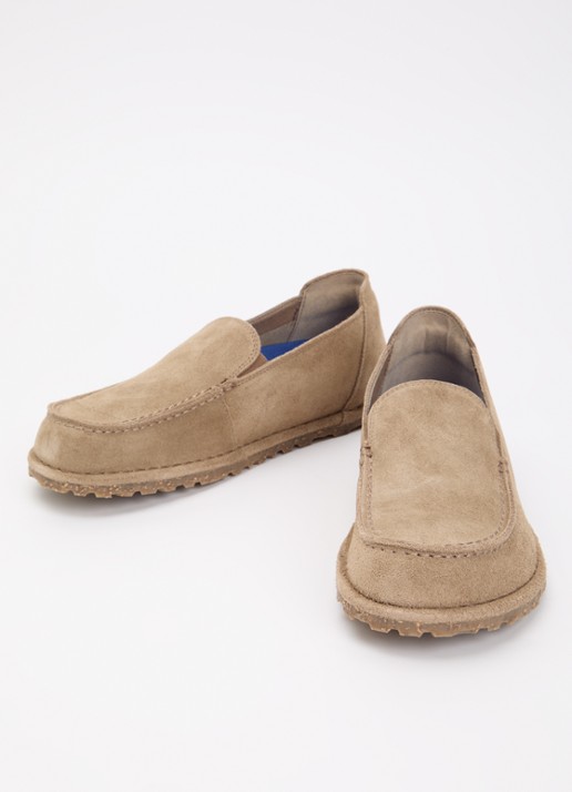 Birkenstock Narrow Fit Utti mocassin van suède - detail 3 zand