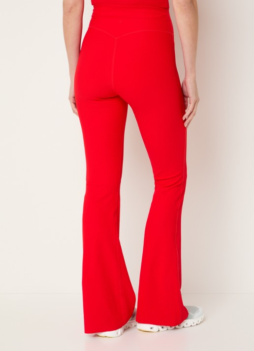 Björn Borg Studio high waist flared fit trainingslegging met ribstructuur - achterkant rood