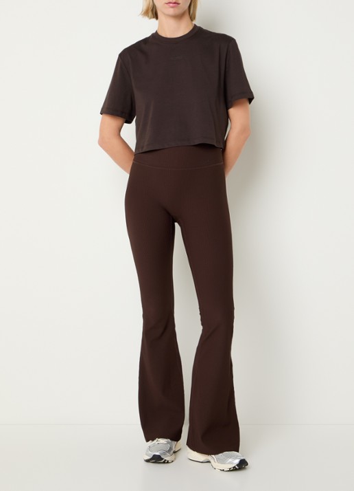 Björn Borg Studio Oversized cropped T-shirt met logo - voorkant 4 donkerbruin