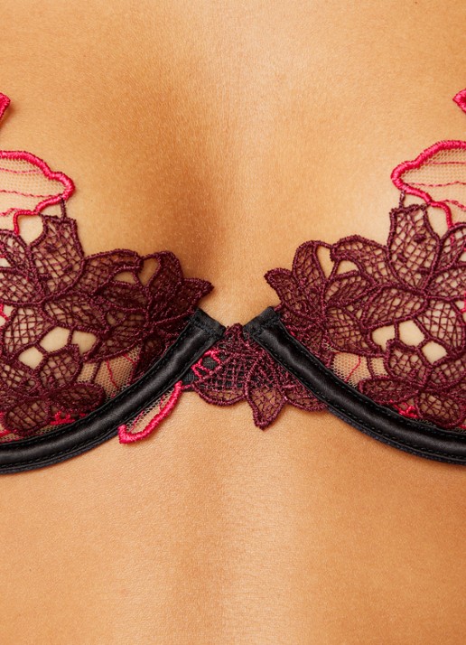 Bluebella Calantha beugel bh van mesh met borduring - detail 2 fuchsia