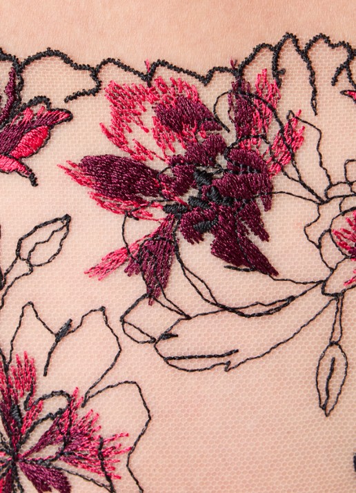 Bluebella Calista slip van mesh met bloemborduring - detail 5 zwart