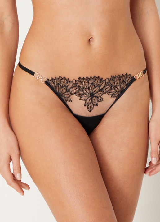 Bluebella Inaya tanga van mesh met borduring - detail zwart