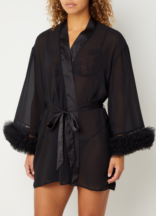 Bluebella Kiki semi-transparante kimono met details van mesh - voorkant 3 zwart