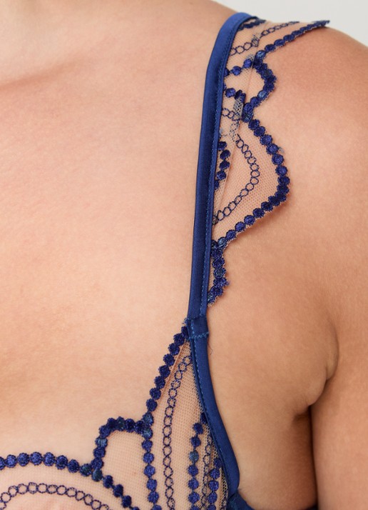 Bluebella Soraya beugel bh van mesh met borduring - detail 5 donkerblauw