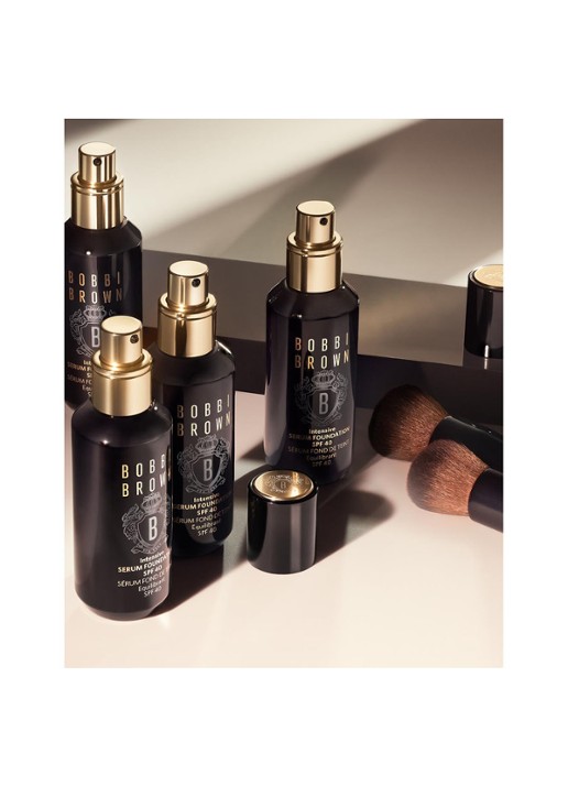 Bobbi Brown Intensive Skin Serum Foundation SPF 40 - detail 5 almond