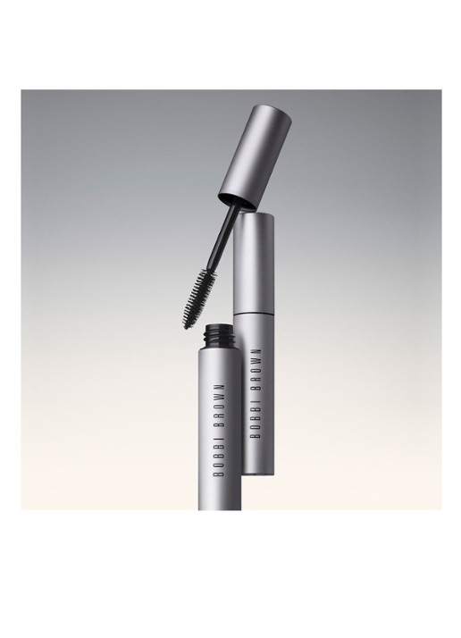 Bobbi Brown Mini Smokey Eye Mascara - travel size mascara - detail 4 black