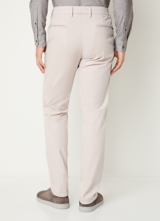 Boggi Milano Slim fit chino met steekzakken - achterkant 3 zand