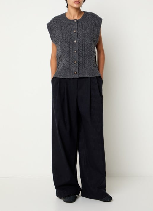 Boii Studios Alice kabelgebreide gilet in wolblend - voorkant 3 grijs