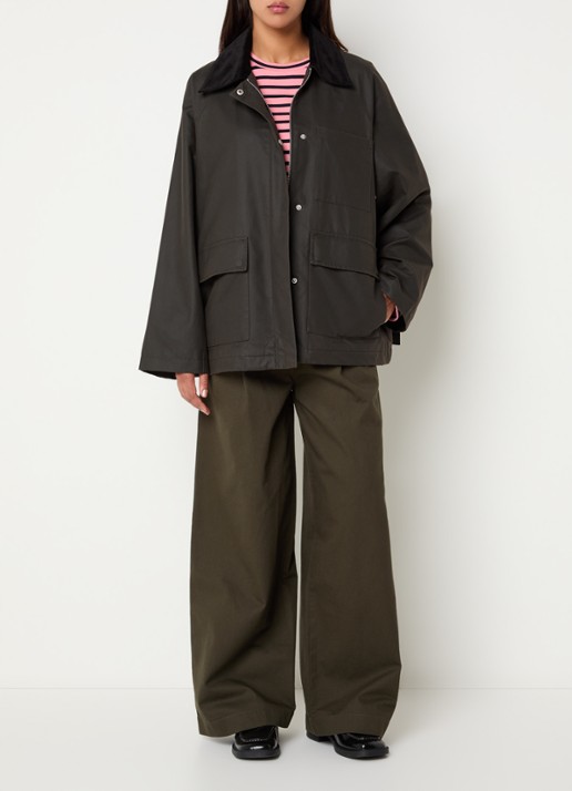 Boii Studios Gertrud oversized jack met klepzakken  - voorkant 3 donkerbruin